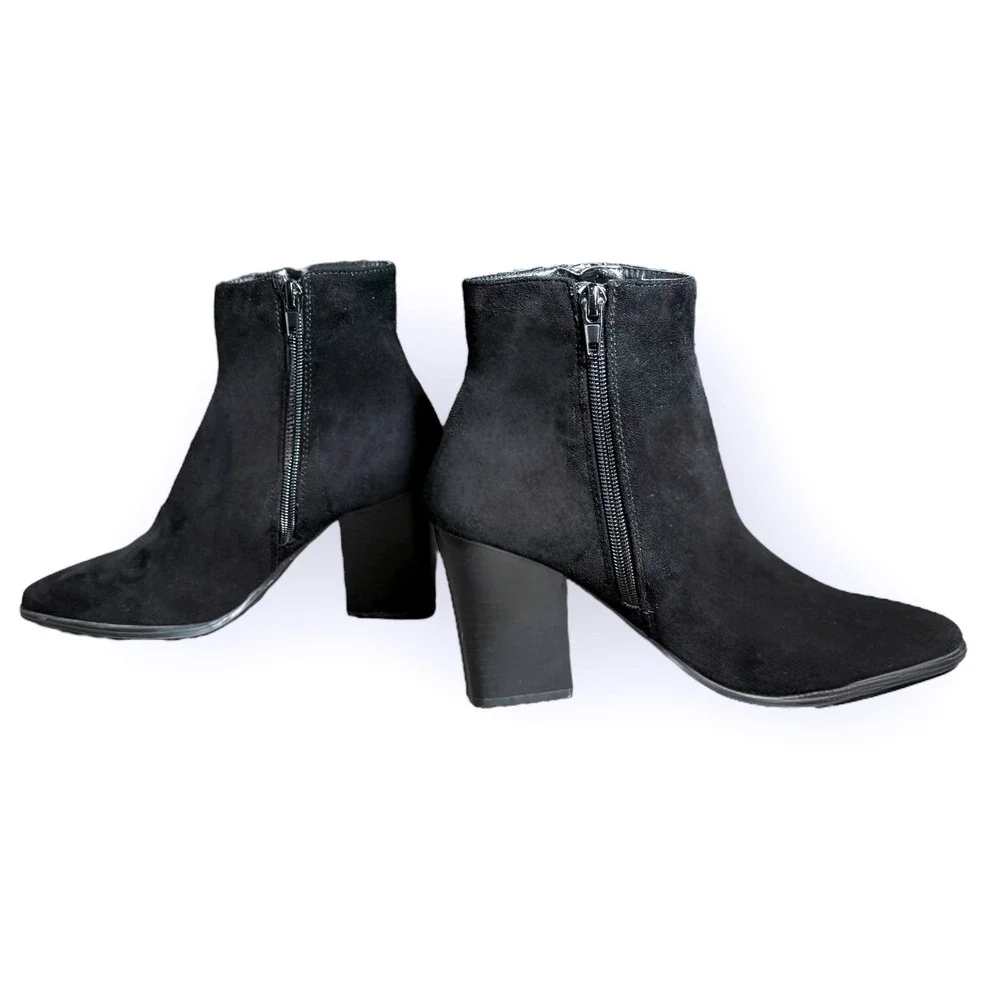Forever 21 Black Suede Pointed Toe Ankle Booties Block Heel Zipper Detail Size 6